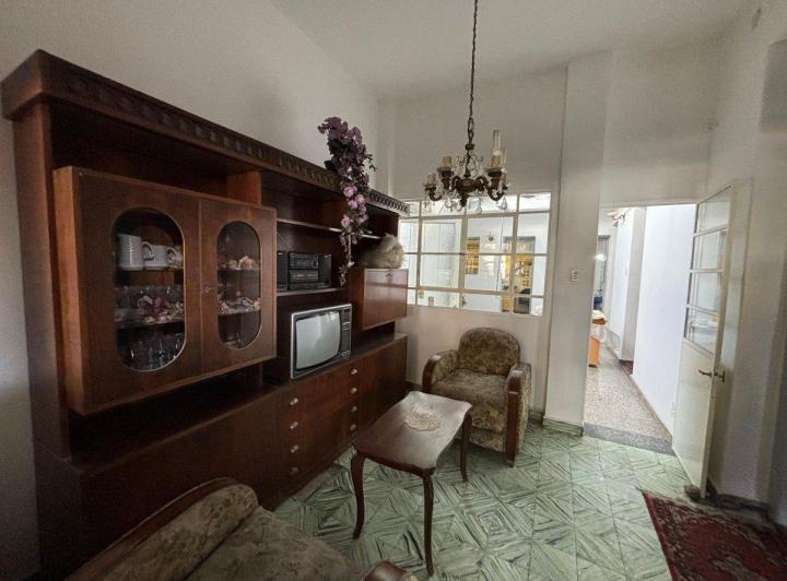 Casa · 124m² · 7 Ambientes · 2 Cocheras