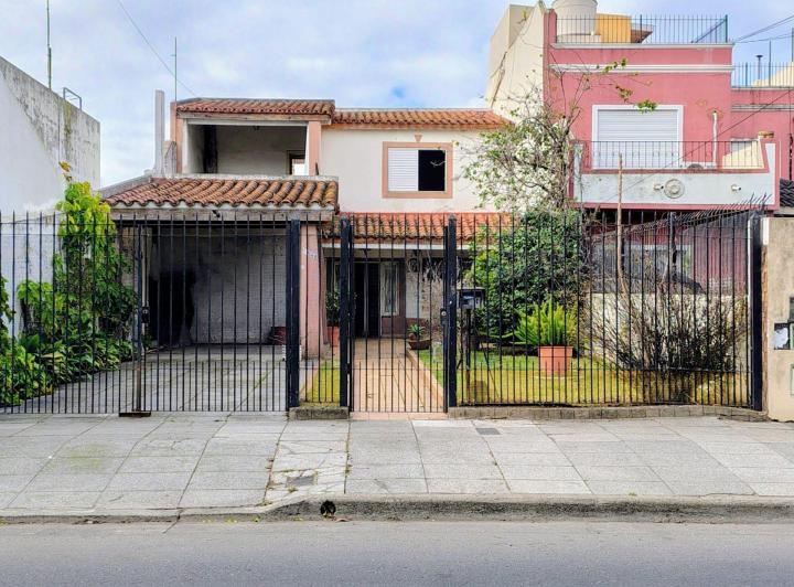 Casa · 120m² · 4 Ambientes · 1 Cochera
