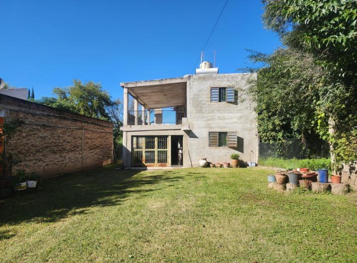 Casa · 200m² · 3 Ambientes · 1 Cochera