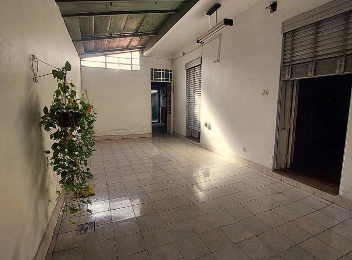Casa · 210m² · 7 Ambientes · 1 Cochera