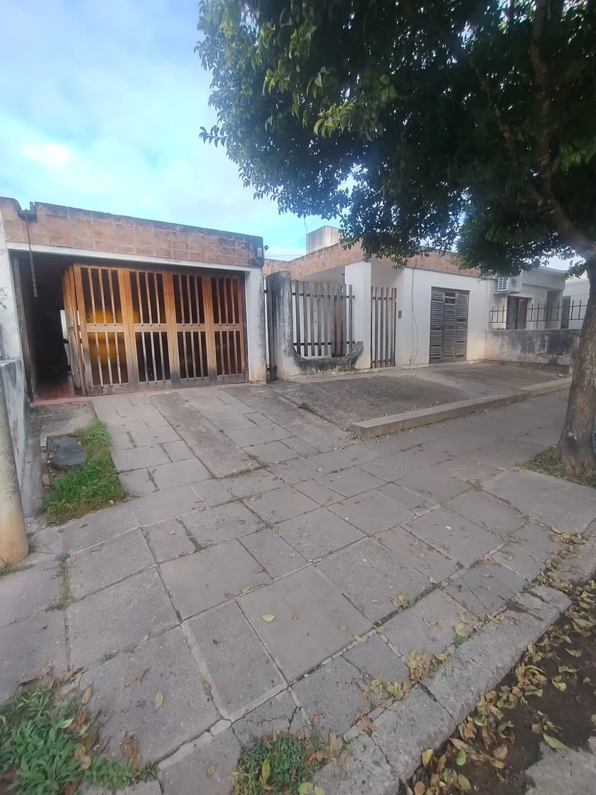 Casa con gran potencial de flipping en Chateau Carreras, sobre lote de 323 m²