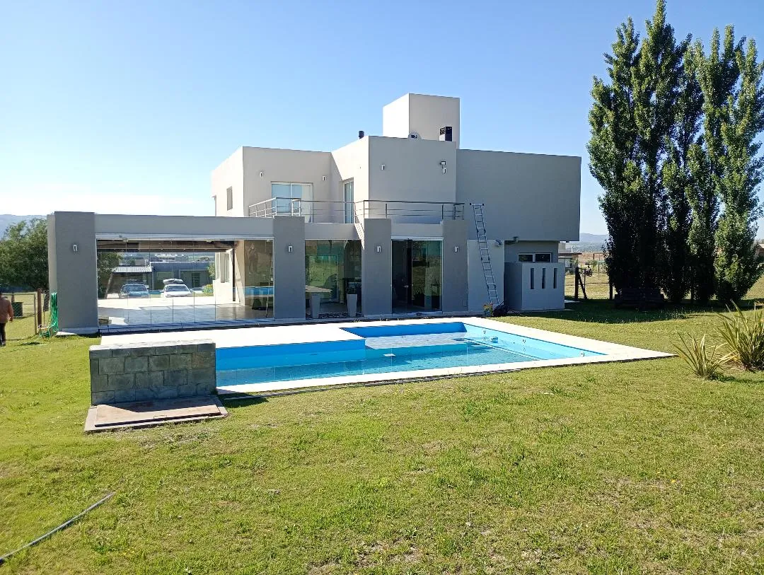 EXCELENTE PROPIEDAD /REC MENOR EN CORDOBA/ 4 DOR