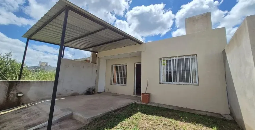 Casa 2 dormitorios en Argüello Norte – Escritura al día