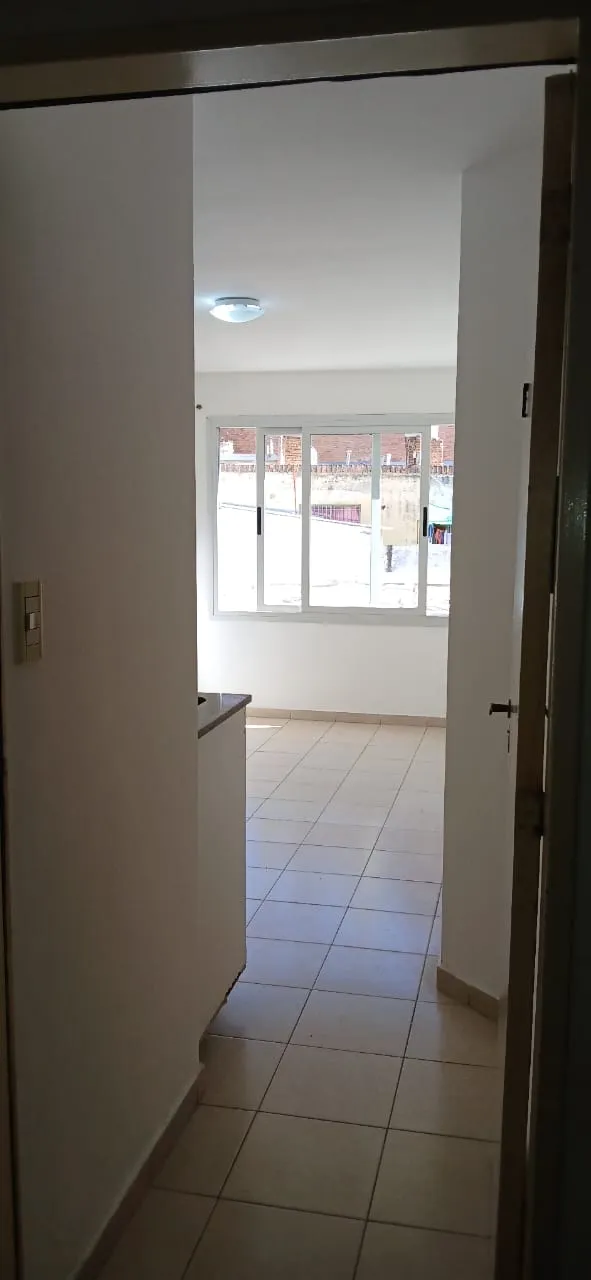 MONOAMBIENTE EN ALQUILER - B♠ ALBERDI