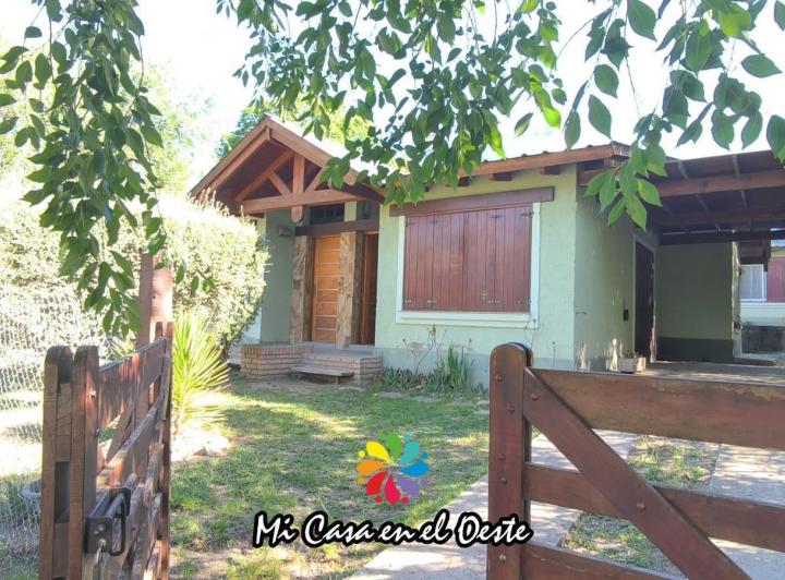 Casa · 225m² · 9 Ambientes · 4 Cocheras