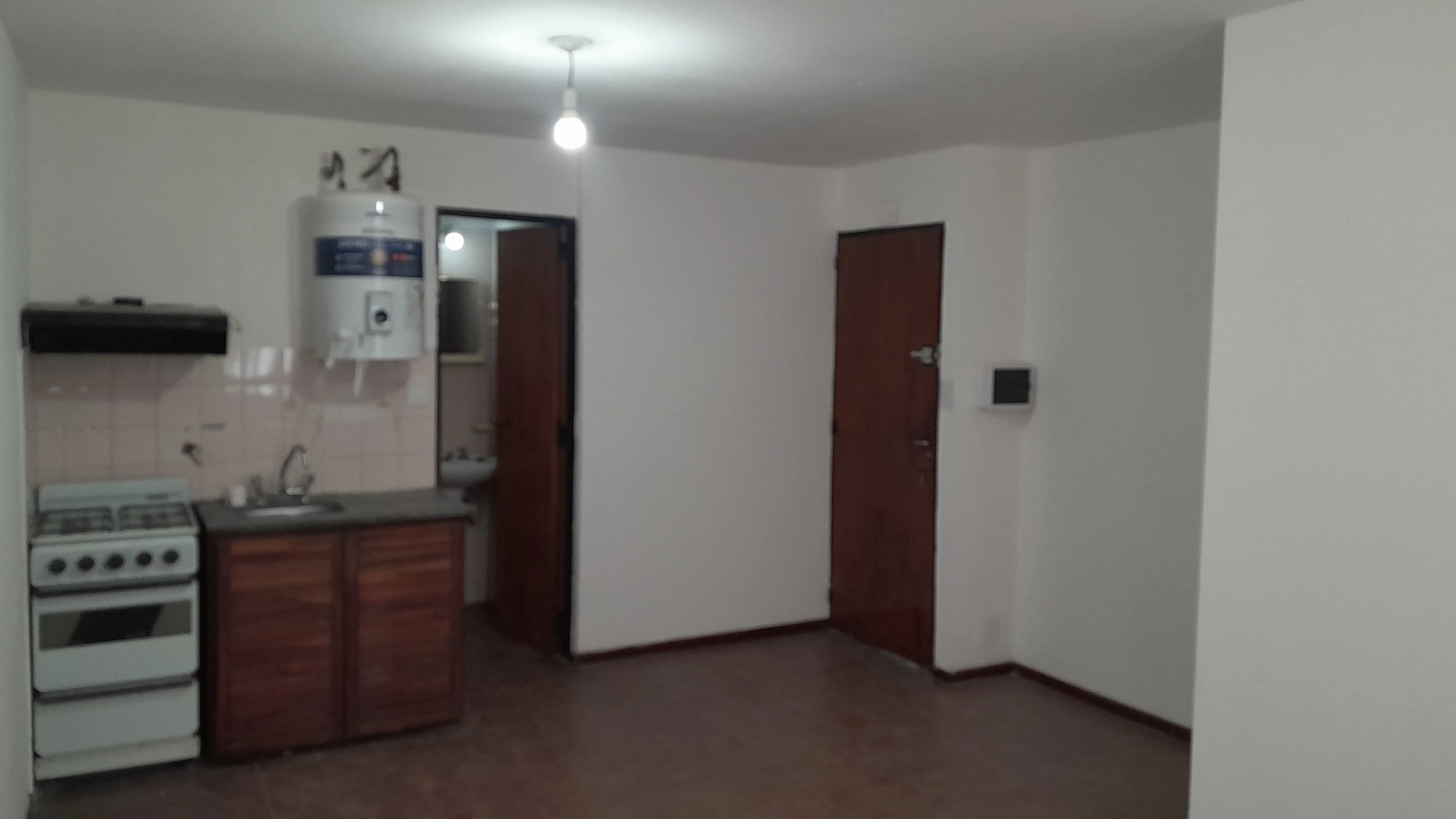 Oportunidad Monoambiente en Alquiler. Bv Mitre Al 289 Casi Esq con Tucumán.