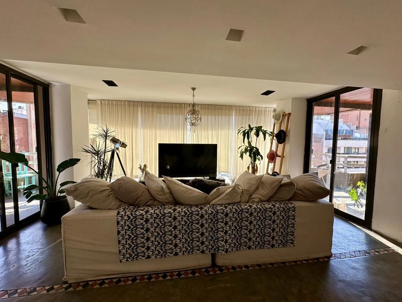 PISO ENTERO CON DOBLE ALTURA 3 DORM (2 EN SUITE) - 1 BALCON y 2 TERRAZAS CON ASA...