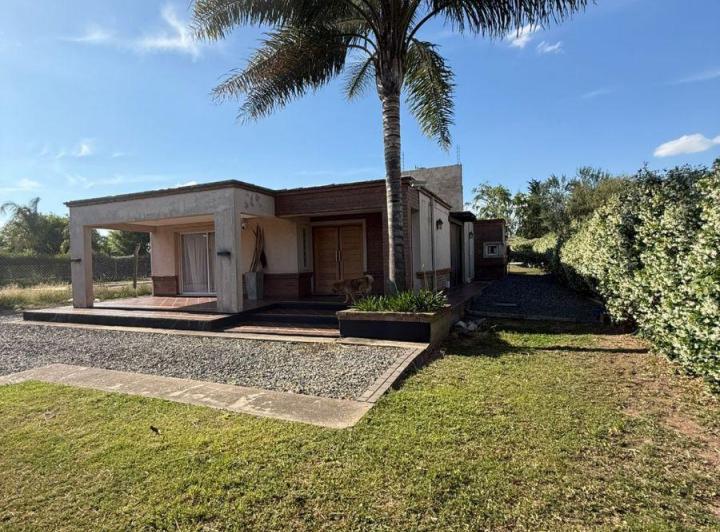 Casa · 130m² · 9 Ambientes · 2 Cocheras