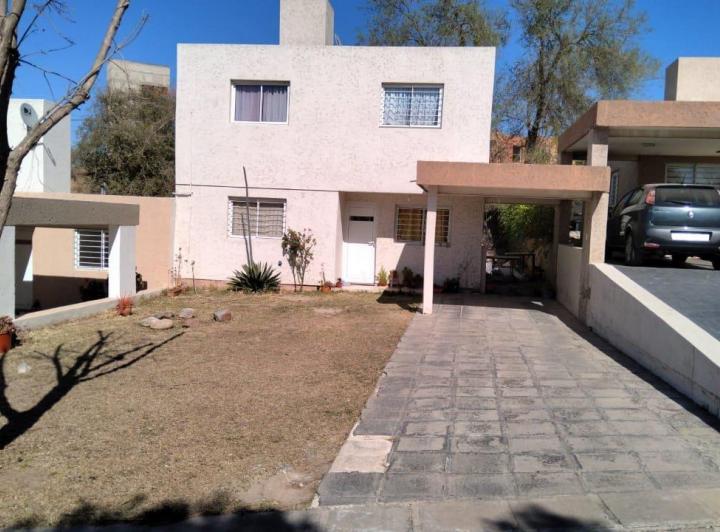 Casa · 119m² · 5 Ambientes · 1 Cochera