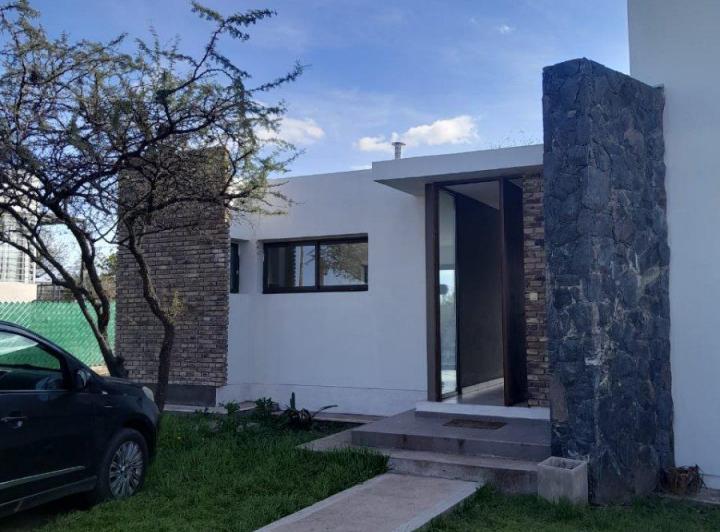 Casa · 145m² · 3 Ambientes · 1 Cochera