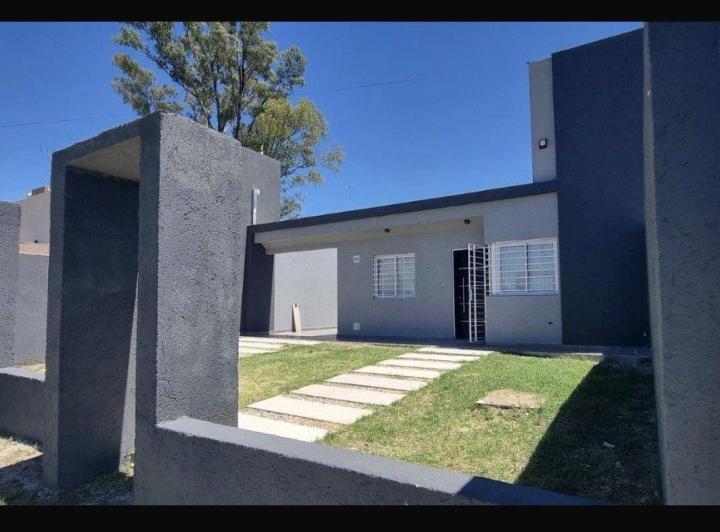 Casa · 75m² · 3 Ambientes · 1 Cochera