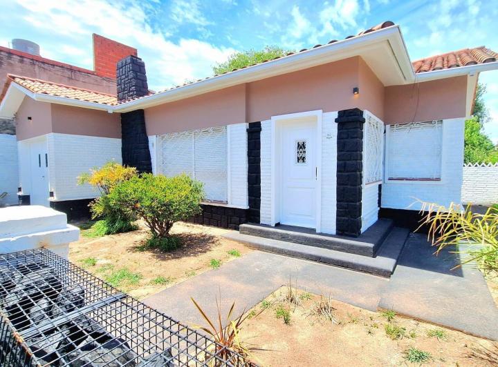 Casa · 340m² · 5 Ambientes · 1 Cochera
