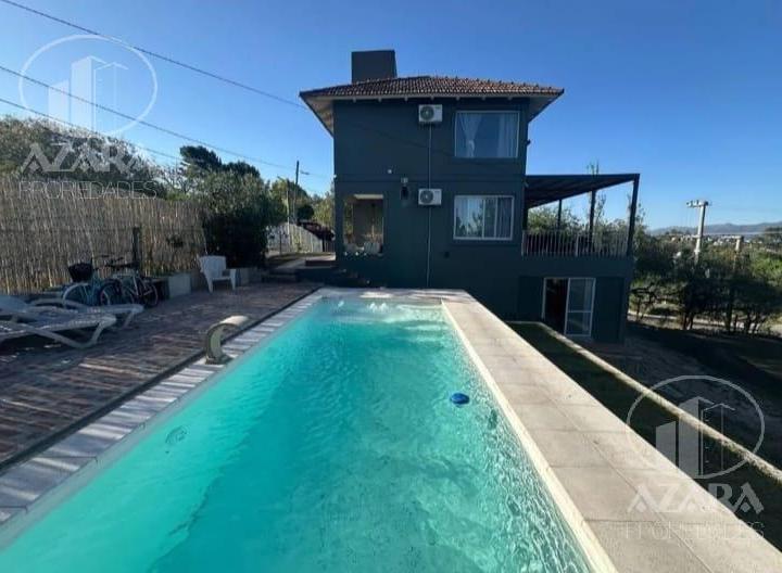 Casa · 200m² · 7 Ambientes · 3 Cocheras
