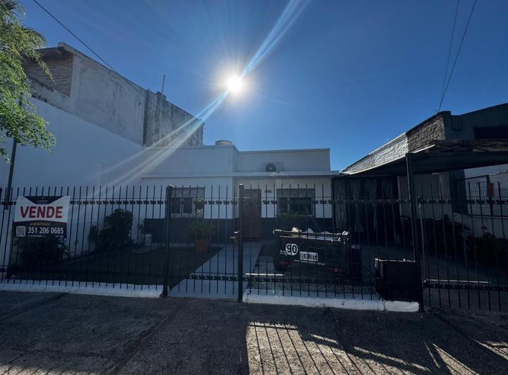 Casa · 89m² · 6 Ambientes · 1 Cochera