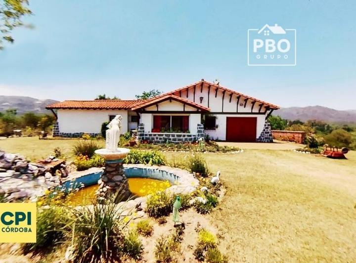 Casa · 240m² · 3 Dormitorios · 1 Cochera