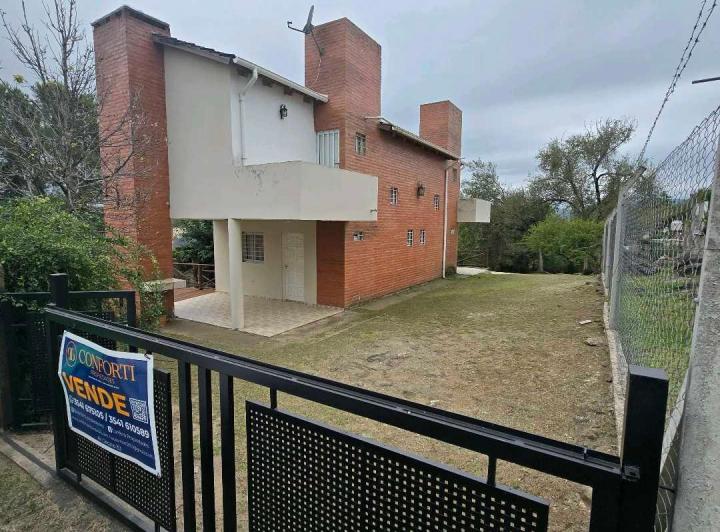 Casa · 155m² · 4 Dormitorios · 2 Cocheras