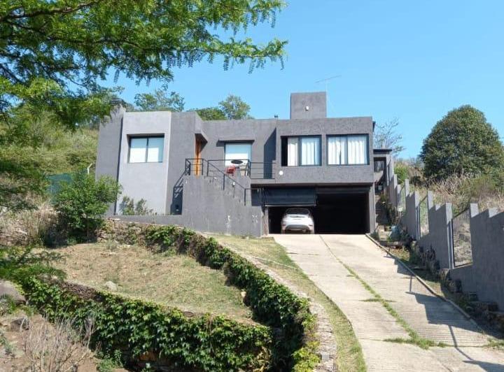 Casa · 171m² · 2 Dormitorios · 2 Cocheras