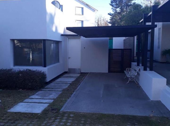 Casa · 80m² · 1 Ambiente · 1 Cochera