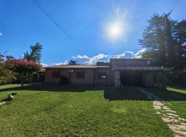 Casa · 420m² · 1 Ambiente · 4 Cocheras