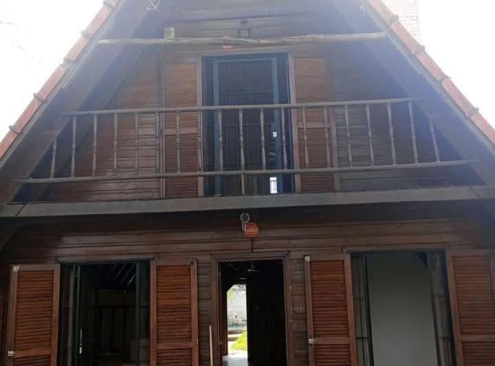 Casa · 450m² · 8 Ambientes · 2 Cocheras