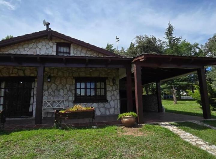 Casa · 180m² · 4 Ambientes · 7 Cocheras