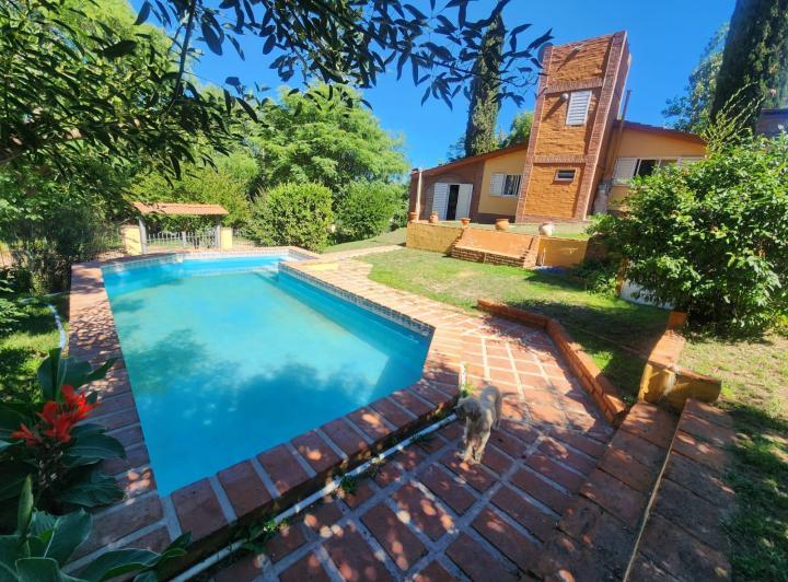 Casa · 121m² · 4 Ambientes · 1 Cochera
