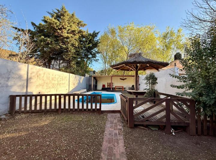 Casa · 72m² · 2 Dormitorios · 1 Cochera