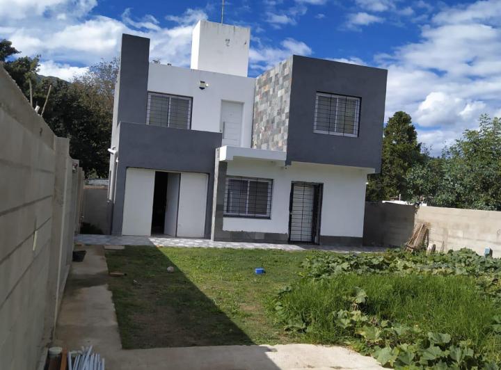 Casa · 123m² · 2 Ambientes · 1 Cochera