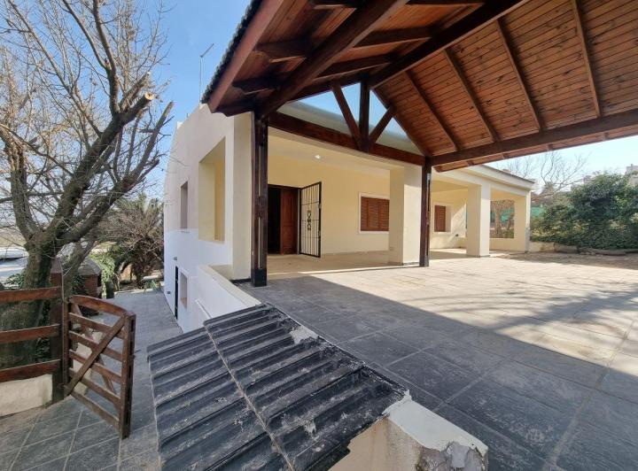 Casa · 1m² · 6 Ambientes