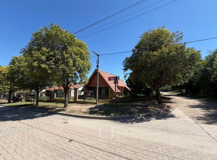 Casa · 100m² · 5 Ambientes · 1 Cochera