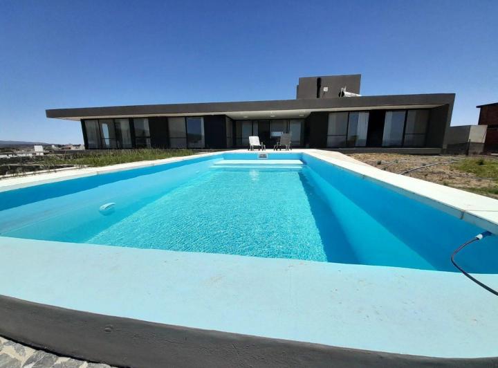 Casa · 290m² · 6 Ambientes · 2 Cocheras