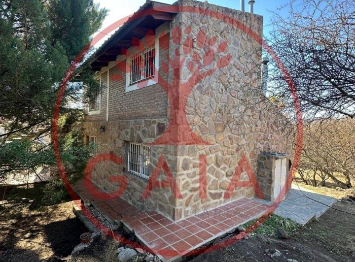 Casa · 150m² · 8 Ambientes · 1 Cochera