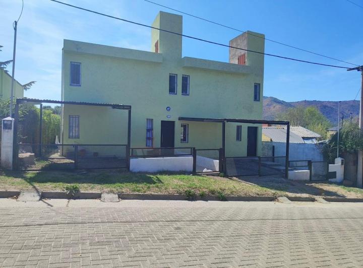 Casa · 180m² · 4 Ambientes · 1 Cochera