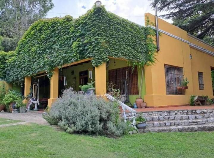 Casa · 285m² · 3 Ambientes · 3 Cocheras