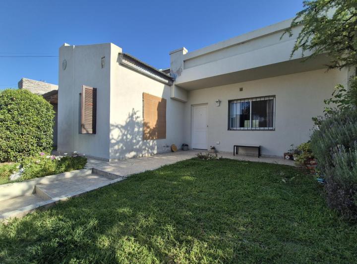 Casa · 306m² · 10 Ambientes · 2 Cocheras
