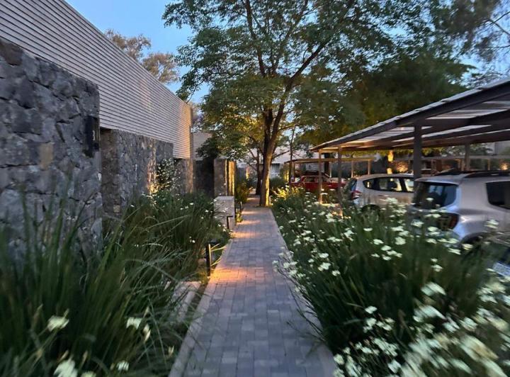 Casa · 180m² · 3 Ambientes · 2 Cocheras