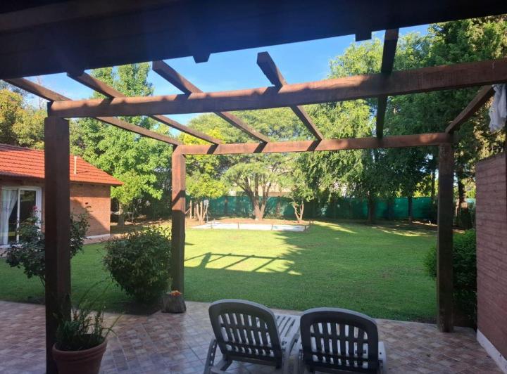 Casa · 284m² · 6 Ambientes · 2 Cocheras
