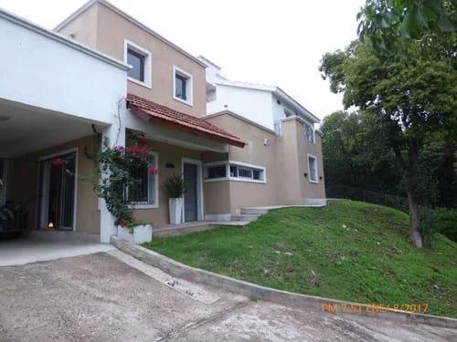 Casa · 170m² · 5 Ambientes · 2 Cocheras