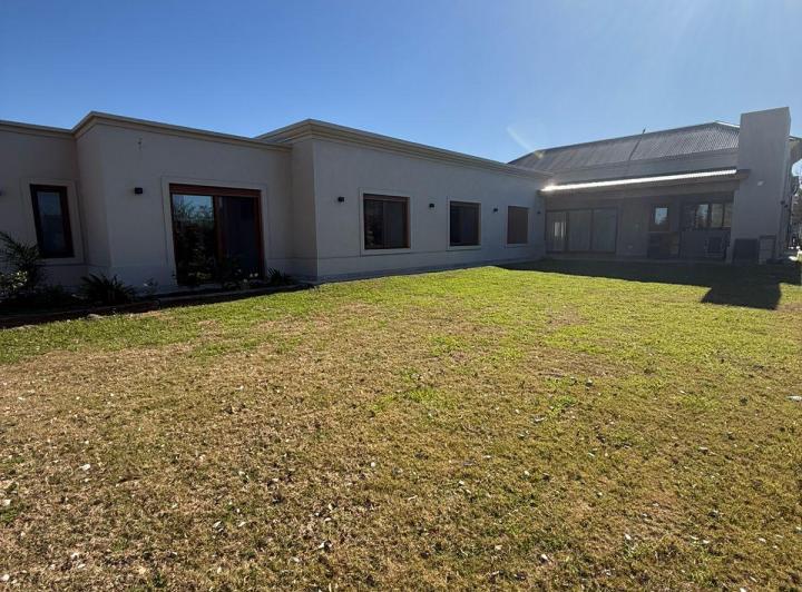 Casa · 391m² · 9 Ambientes