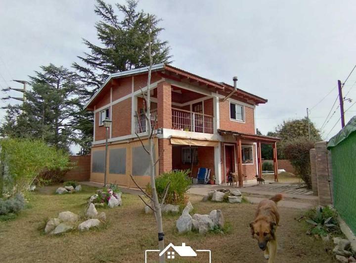 Casa · 139m² · 2 Dormitorios · 2 Cocheras