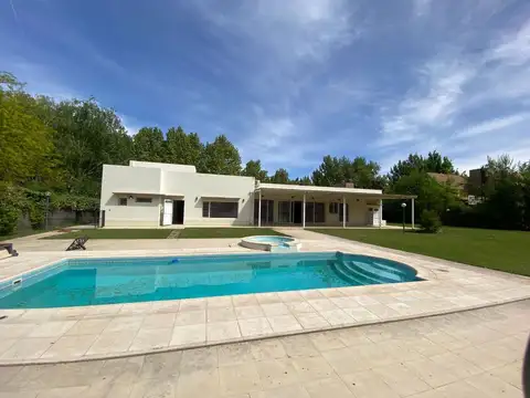 Casa en Venta en Plottier, Confluencia