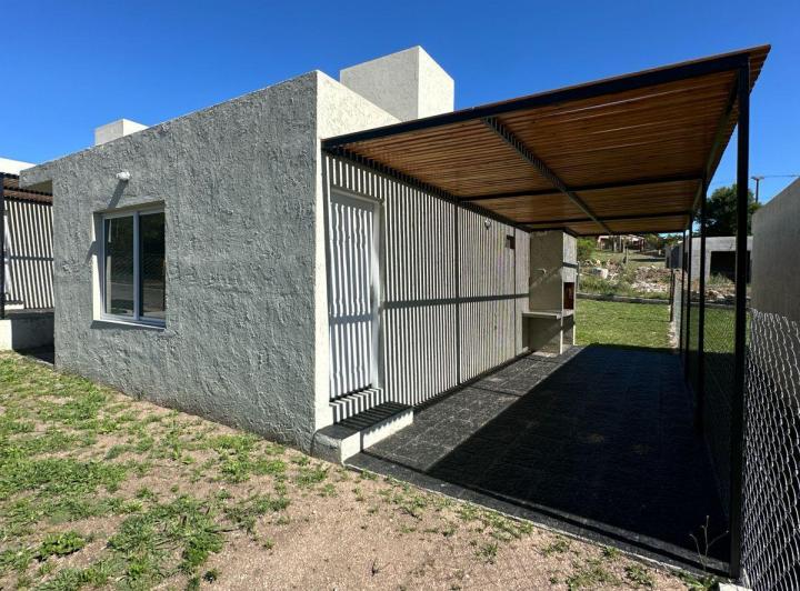Casa · 94m² · 2 Ambientes · 1 Cochera