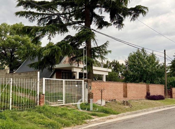 Casa · 110m² · 6 Ambientes · 1 Cochera