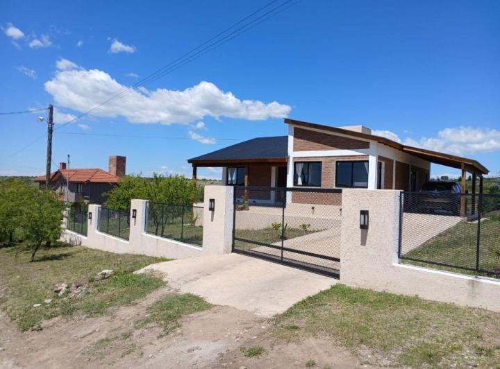 Casa · 138m² · 1 Ambiente · 4 Cocheras