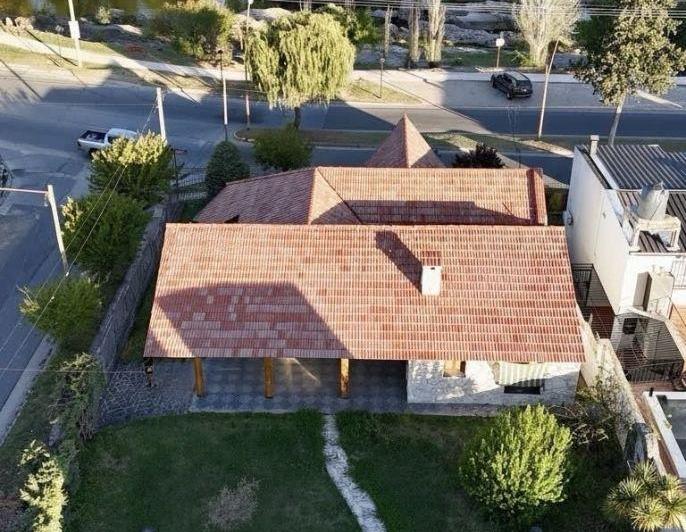 Casa · 300m² · 4 Ambientes · 1 Cochera