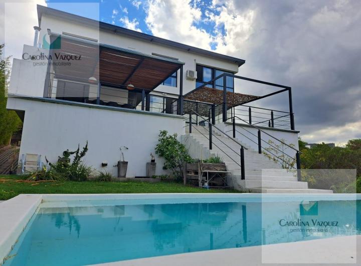 Casa · 350m² · 4 Dormitorios · 2 Cocheras