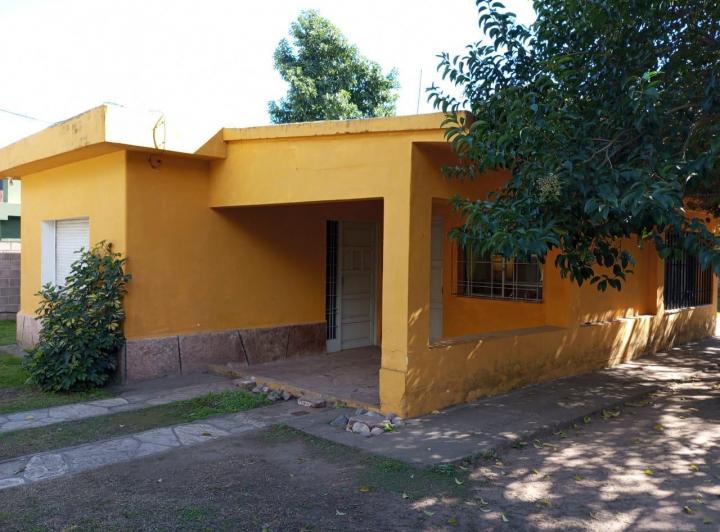 Casa · 90m² · 5 Ambientes · 1 Cochera