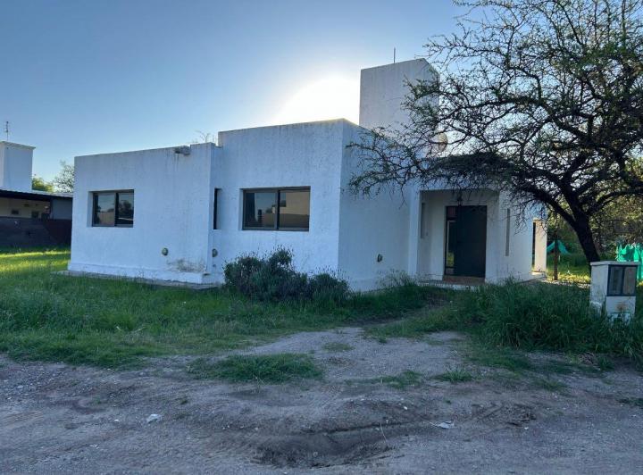 Casa · 90m² · 5 Ambientes · 1 Cochera