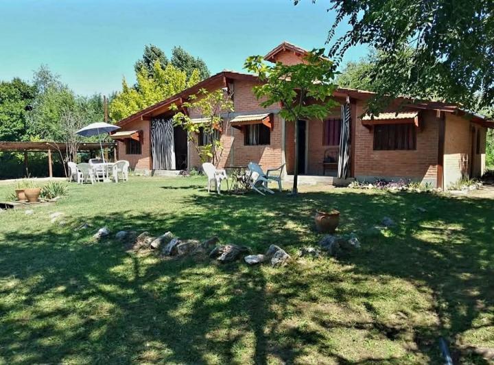 Casa · 110m² · 9 Ambientes · 4 Cocheras