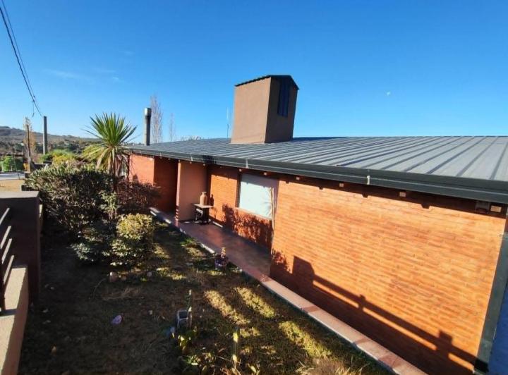 Casa · 216m² · 5 Ambientes · 2 Cocheras